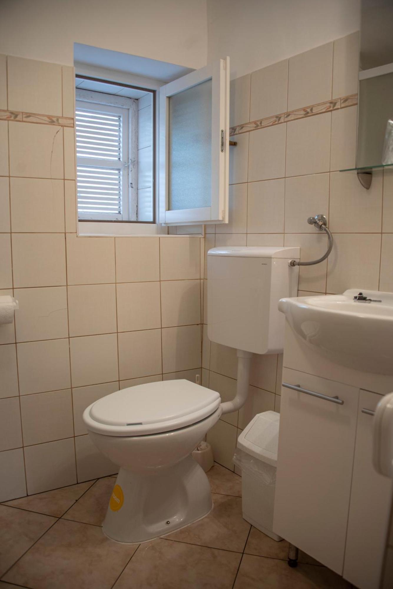 Apartman Nives Lubenice Bagian luar foto
